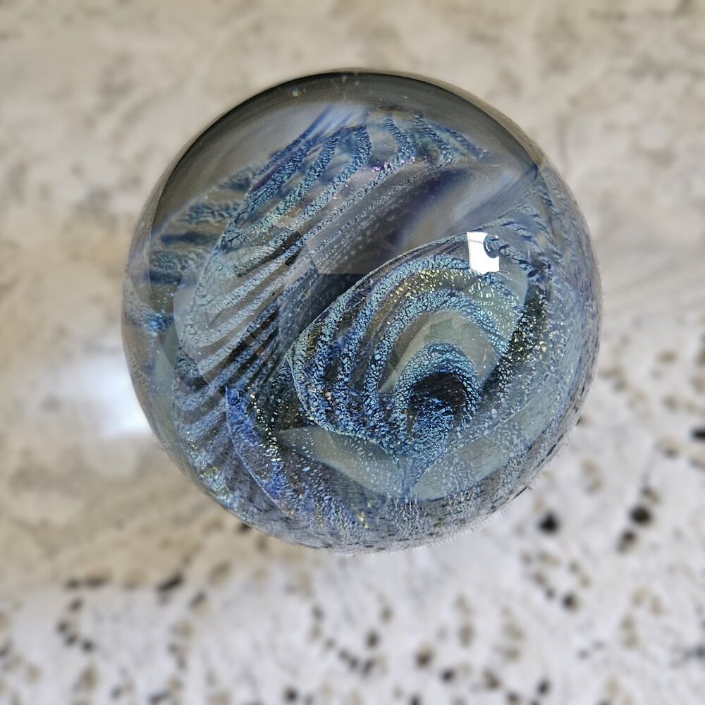 ROBERT EICKHOLT Signed 1983 Art GLASS Paperweight Blue Iridescent.